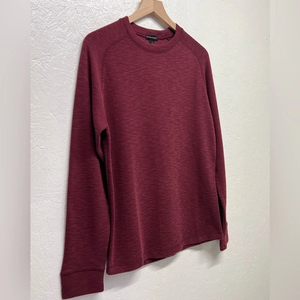 BANANA Republic Men's Double Knit Long Sleeve Crewneck Shirt - Burgandy - S